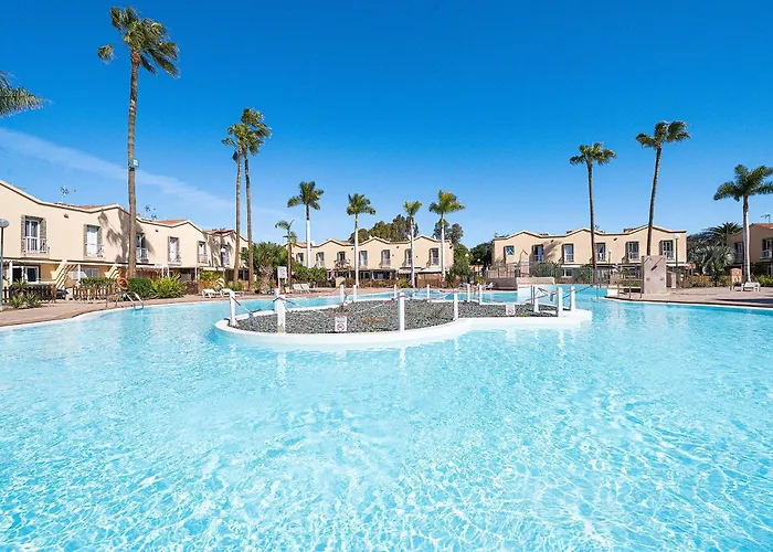 Oasis 1404 Apartment